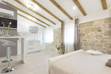 Silver 4**** luxury apart in center