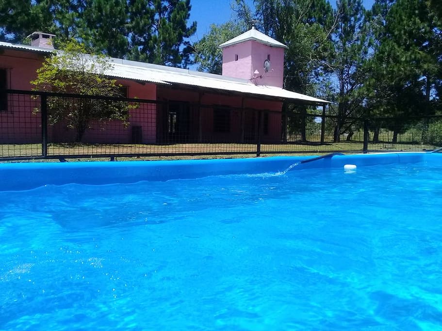 Pileta 9 x 5 m | 1,40 de profundidad con escalones.