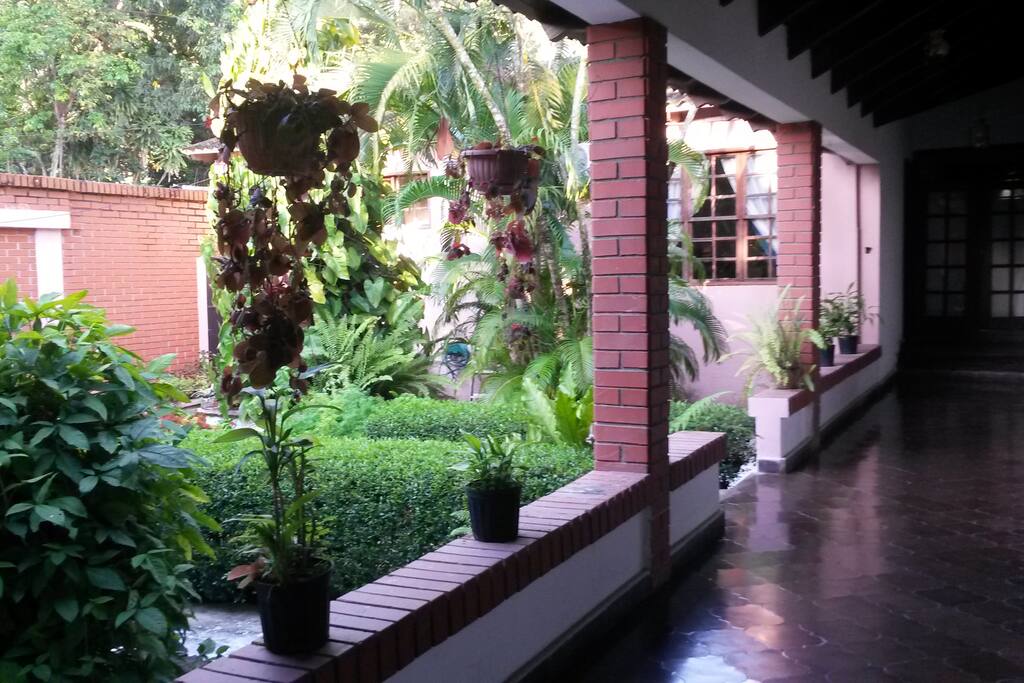 Patio interno de las habitaciones