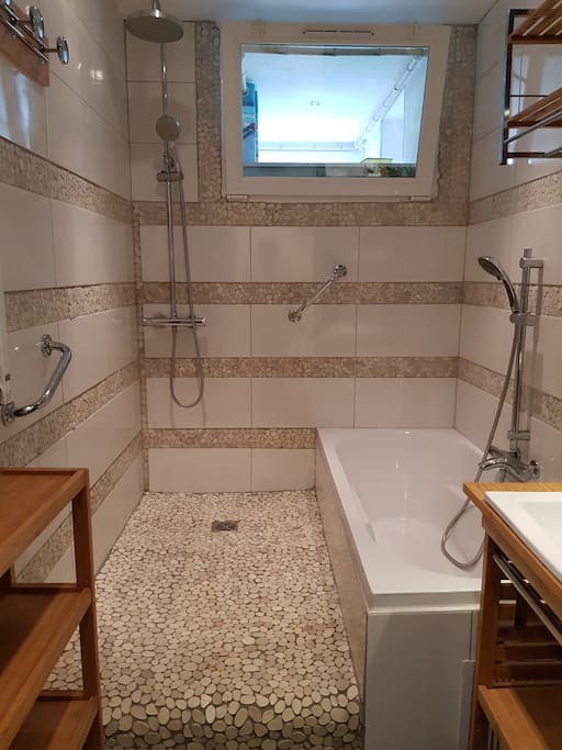 Concept salle de bain douche italienne