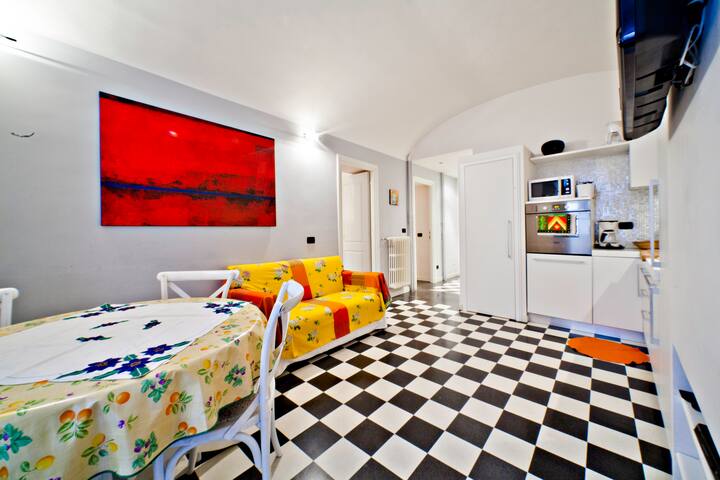 ELEGANT 3BR/2BATH WIFI SATELLITE TV gallery image 2