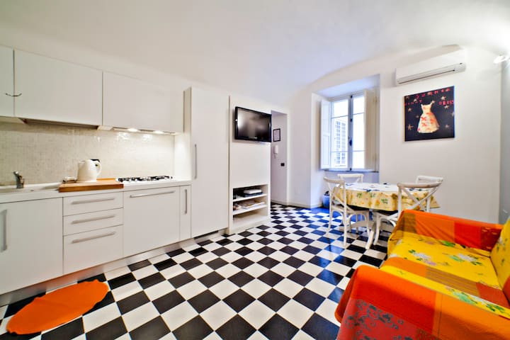 ELEGANT 3BR/2BATH WIFI SATELLITE TV gallery image 3