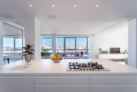 ★★★★★ Spectacular views and light (+ garage)