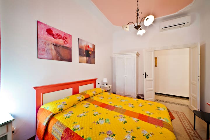 Rome Accommodation Colosseum gallery image 4