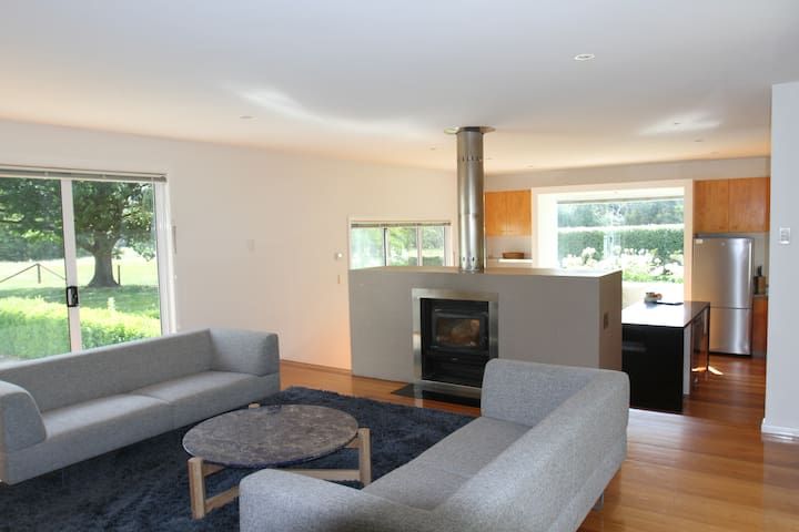 Tasmanian Country House gallery image 4