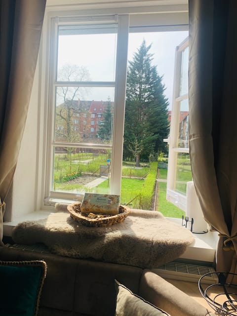 Leistungsstarkes Airbnb: “Central apartment, quiet, spotlessly clean & well-maintained” in Vahrenwald