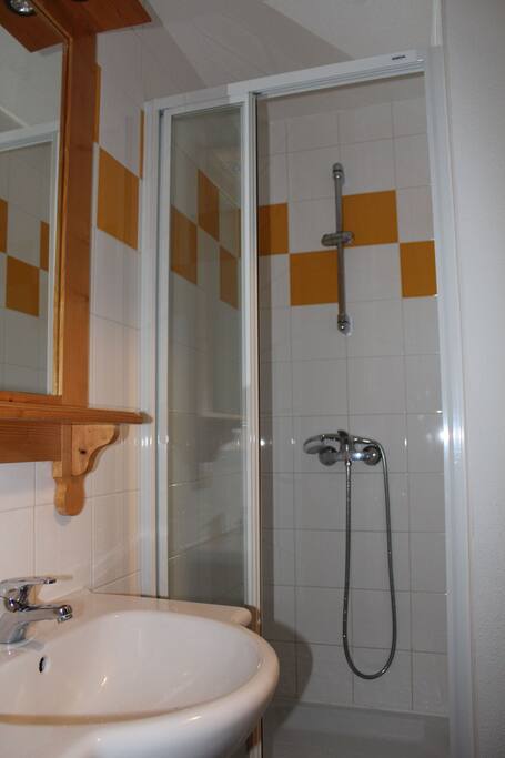 salle de bain du bas