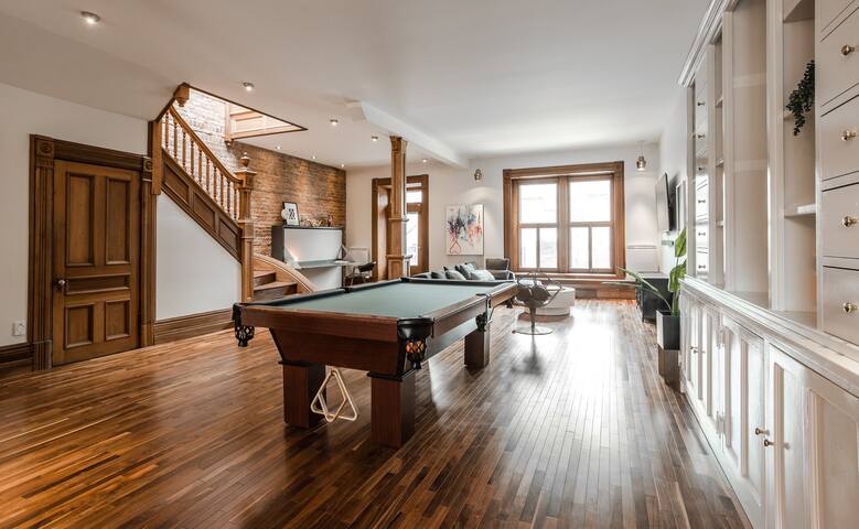 Luxury Townhouse on St-Denis – heart of downtown