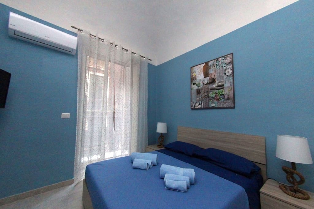 Bedroom/Balcony