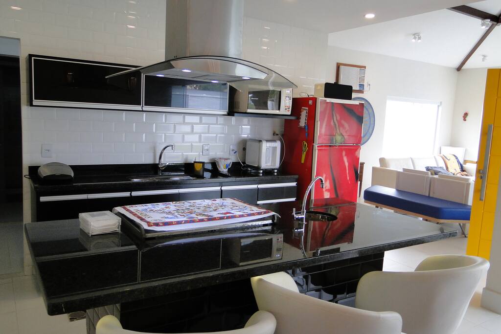 OPEN KITCHEN