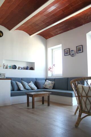 Traditional Front Sea View Cadaqués gallery image 4