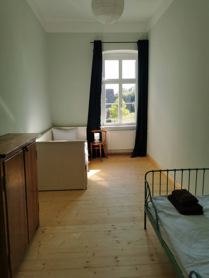 Schlafzimmer 2