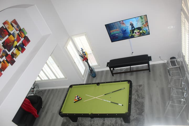 Desert Queen-Stunning Home w/Private pool and Spa