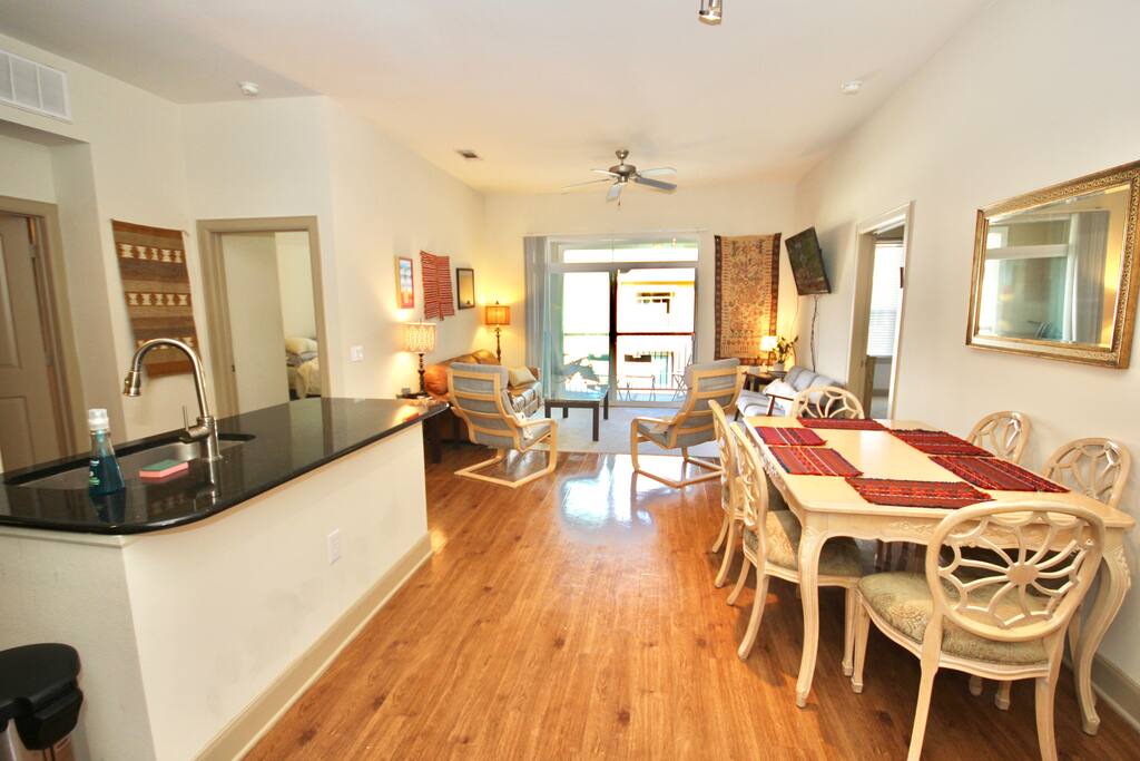 Open layout, great for entertaining!