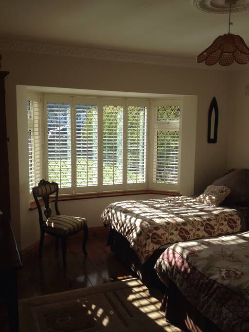 Twin room overlooking the garden