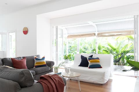 Top performing Airbnb: 2beachhouse in the heart of Byron town in Byron Bay