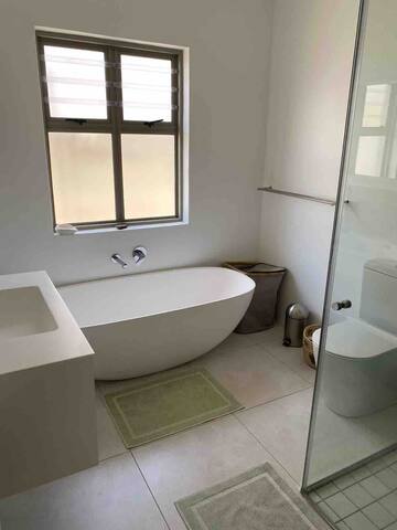 Entertainers Delight gallery image 3