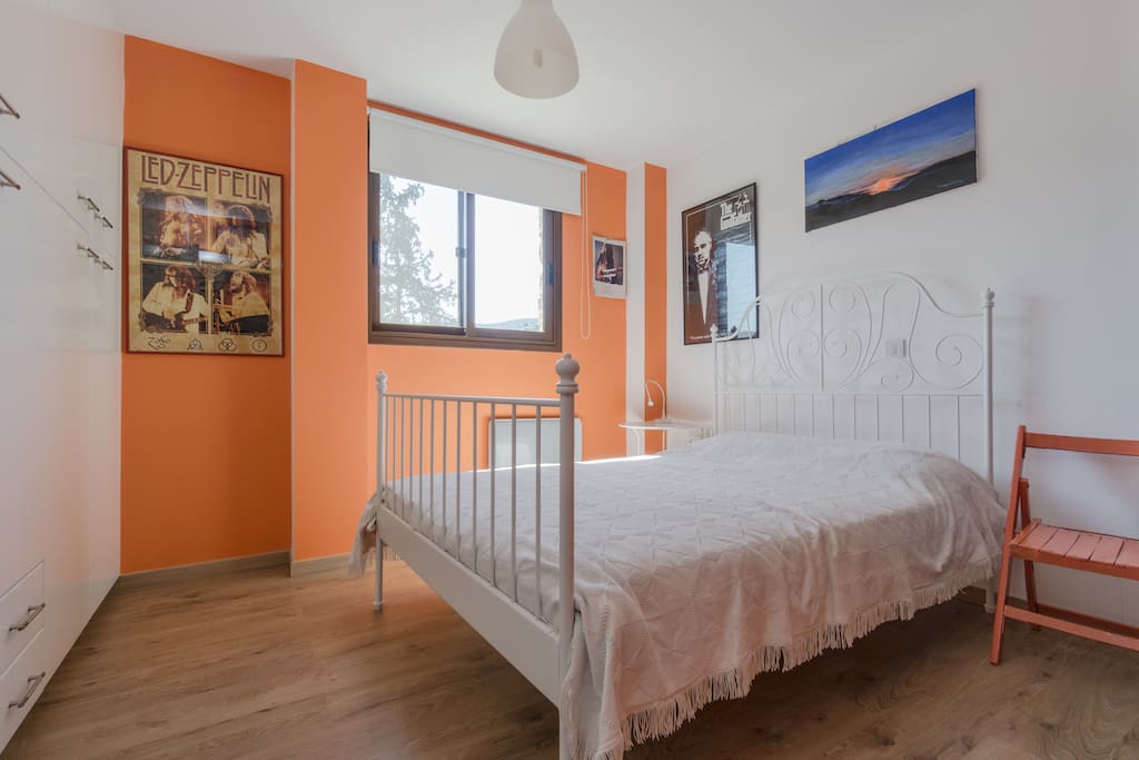 Orange bed room