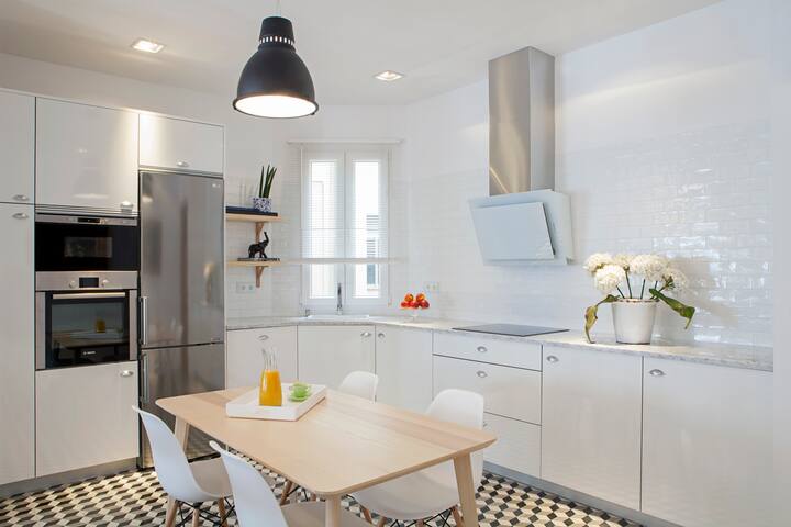 Espacioso apartamento junto a la Gran Vía gallery image 5