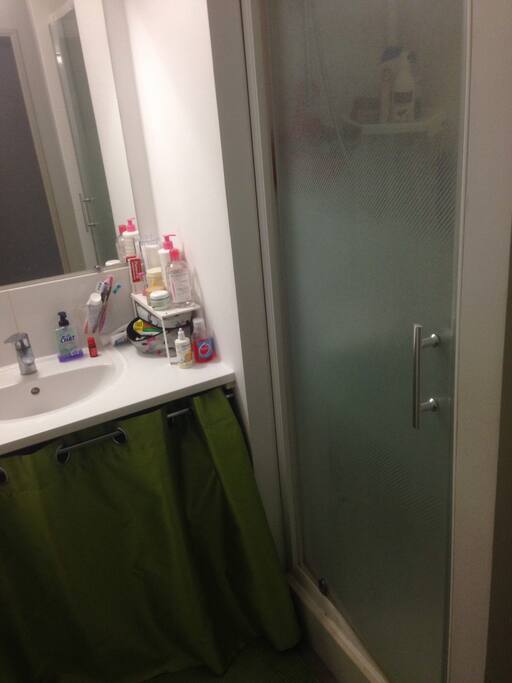 Salle de bain avec Douche