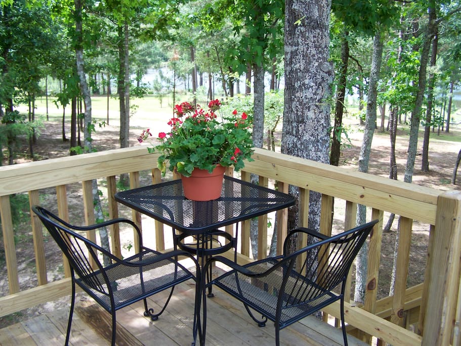 Romantic Treehouse Getaway Flats for Rent in Pittsburg, Texas, United