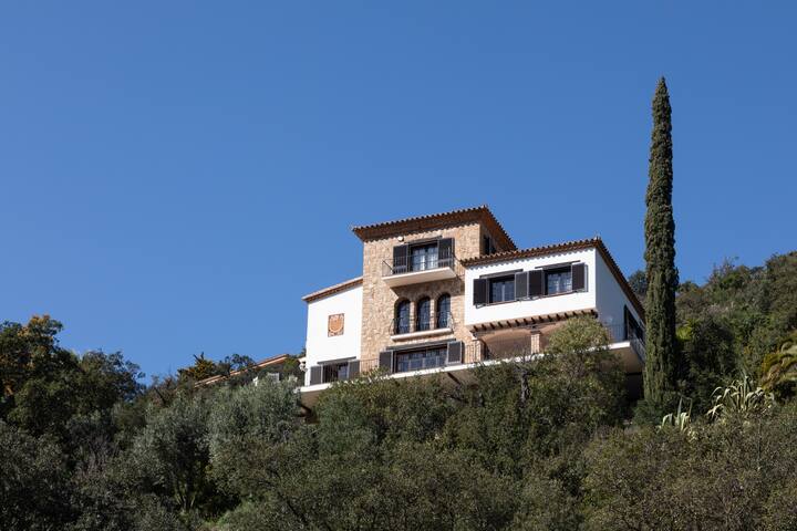 Rustic villa in Mas Nou for 8 guests gallery image 3