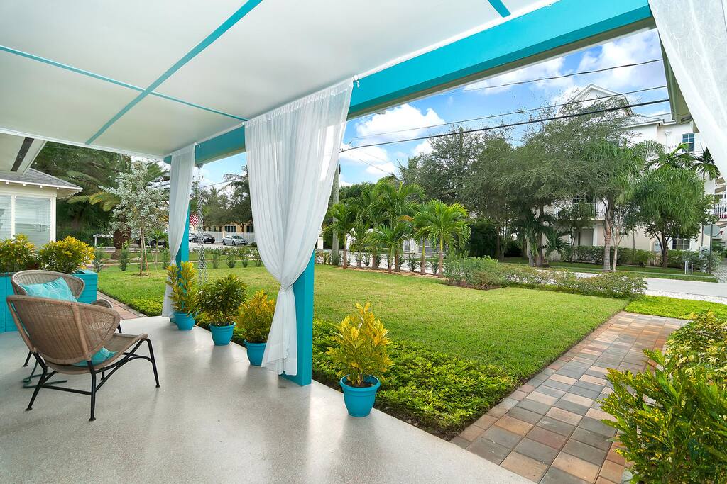 Shared front porch