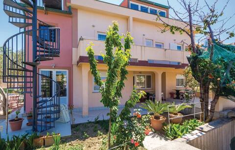 Olive house, apartment with balcony