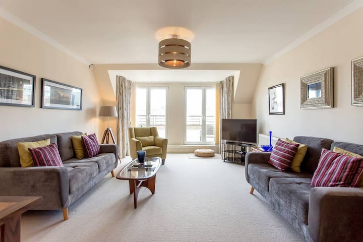 Inviting Apartment near Leith Walk