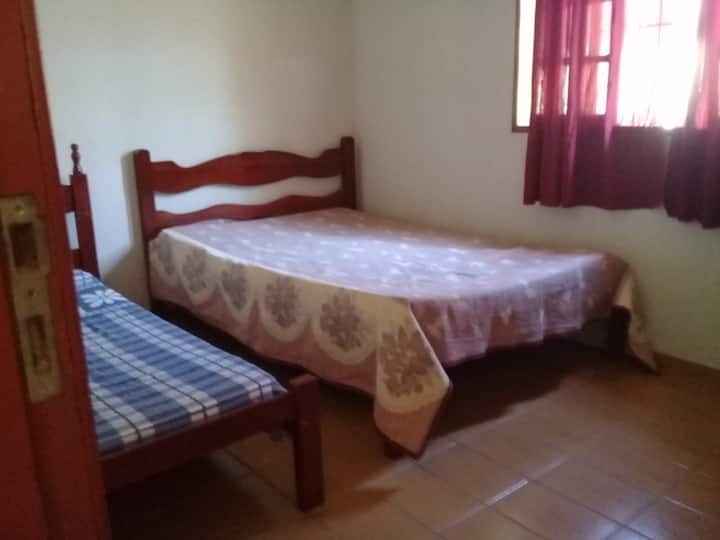 Dhoma e gjumit 1 - Një krevat dopio dhe 1 krevat tek