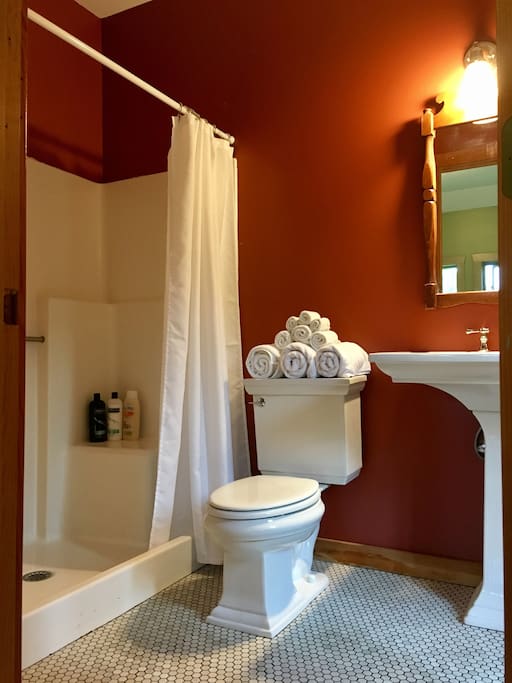 King Ensuite Bathroom