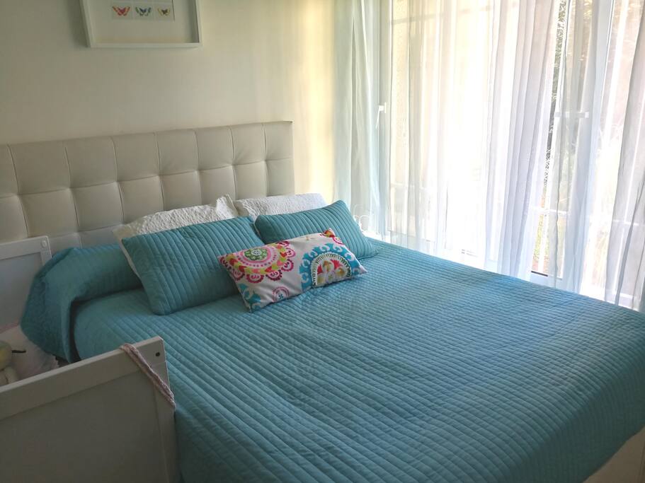 Habitación con cama de matrimonio (1)