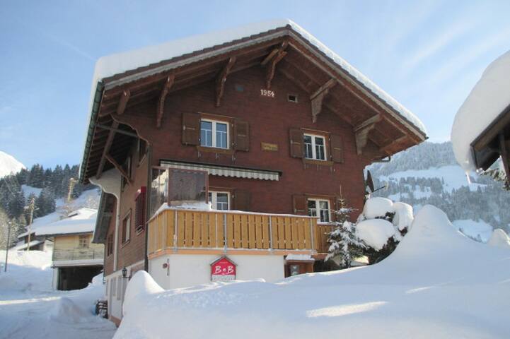 Chalet Frohsinn, Jaun