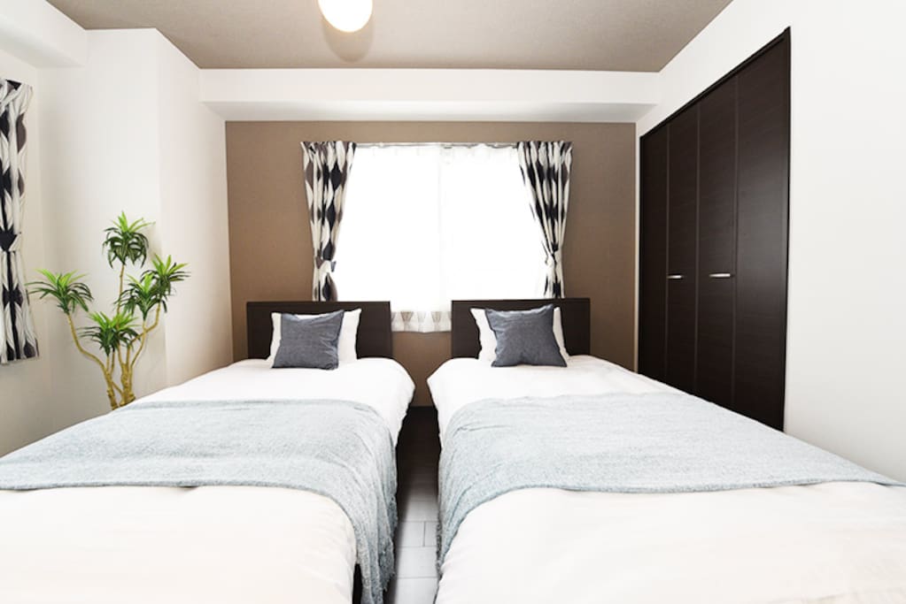 2 single beds