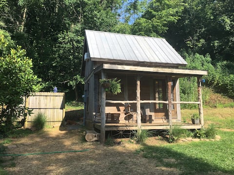 Tiny Home with Huge Charm near the Elkhorn Creek