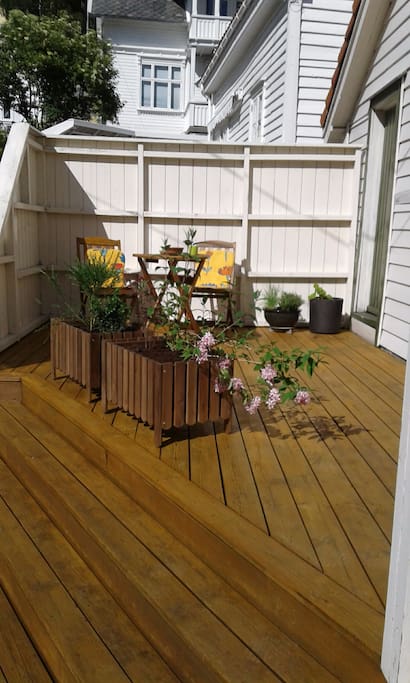 Sun in the afternoon on the terrace.