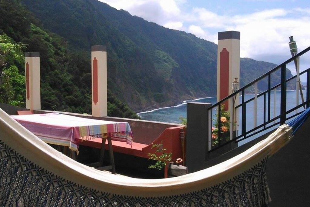 Varanda com uma vista panorâmica sobre o Oceano