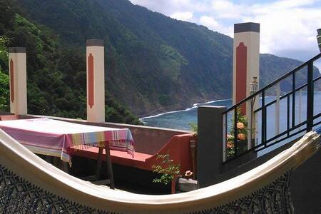 Window over the Athlantic