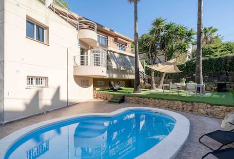 Villa La Mora & Pool Oasis.