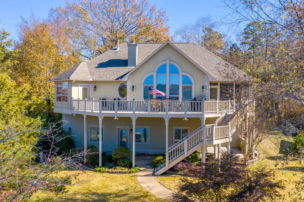 Bayou Lake House on Lake Hamilton Houses for Rent in Hot Springs