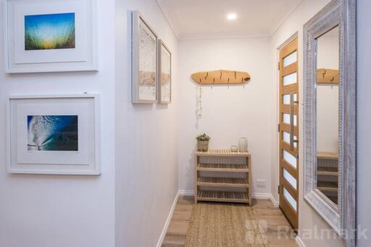 Dunn Bay Central Holiday Home-Heart of Dunsborough gallery image 4
