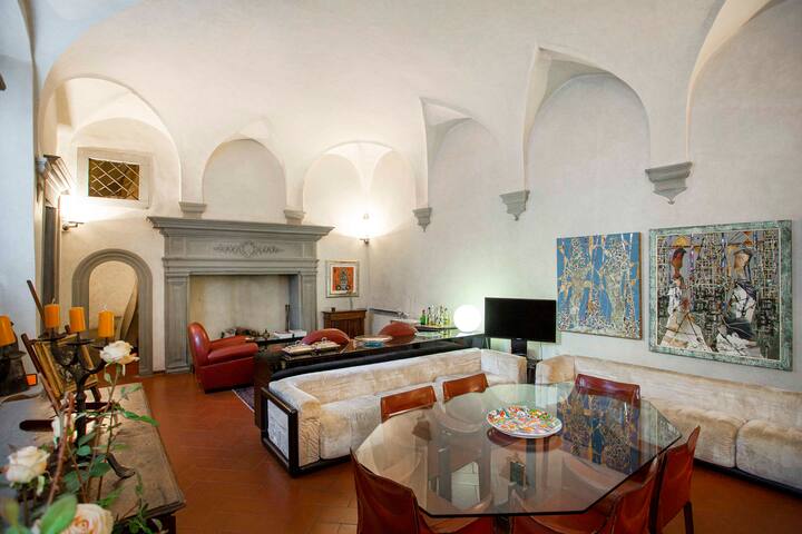 Renaissance Palace in Santa Croce gallery image 2