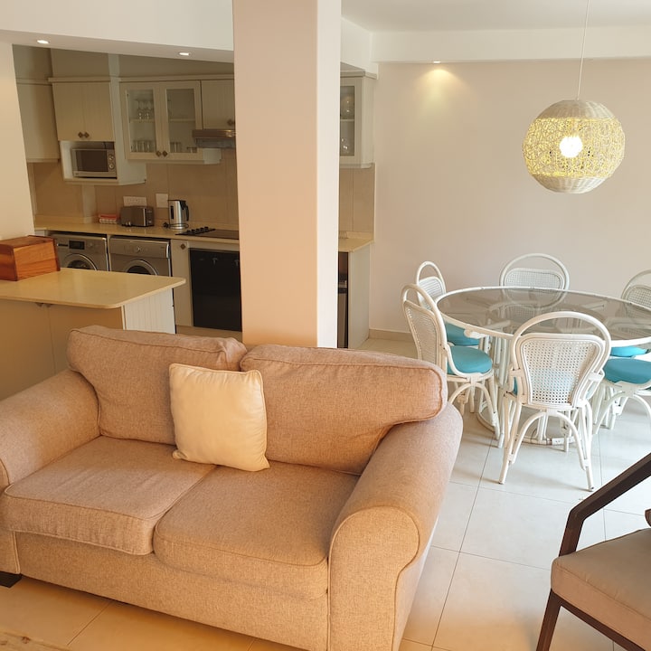 Terra Mare, Renovated Ground Floor Beach Apartment - 