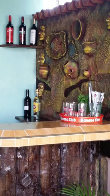 disfruta cocteles cubanos en la terraza