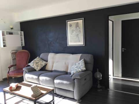 Successful Airbnb property: Flat and parking inside a household in a park in Minimes / Barrière De Paris / Ponts Jumeaux / La Vache / Raisin / Fondeyre