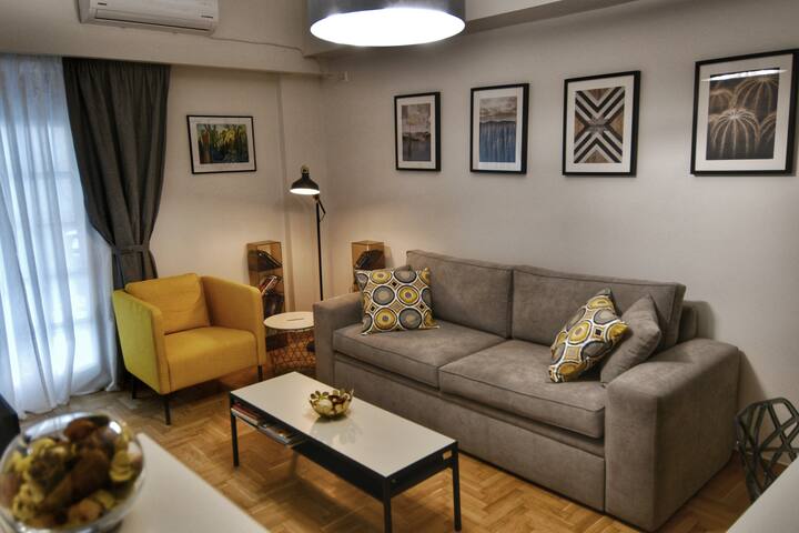 Top Koukaki Location – 3rd floor & 2 bedrooms!