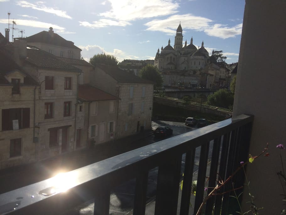 Vue sur la cathédrale, pont des barris et voie verte
