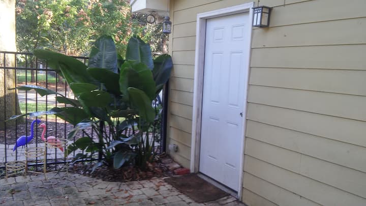St. Nicholas Vacation Studio Guesthouse