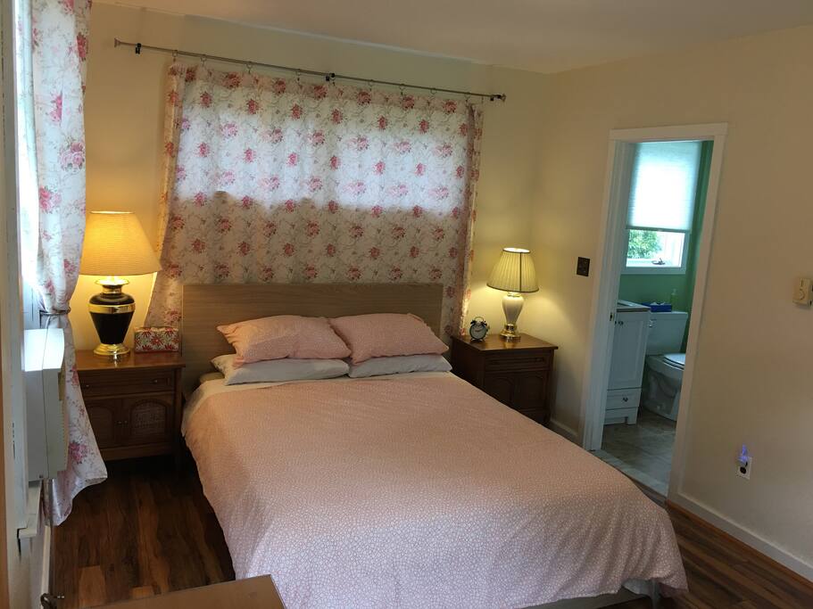 Queen size bed firm mattress.