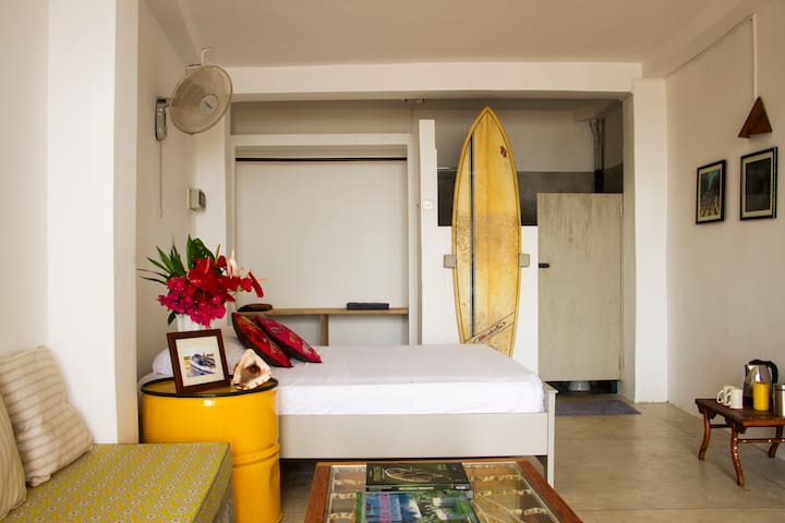 The Surf Shack - beachfront studio